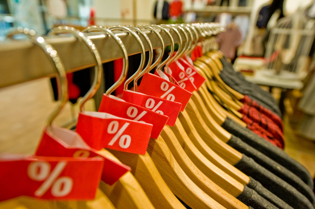 How to communicate price reductions in promotions and sales correctly?